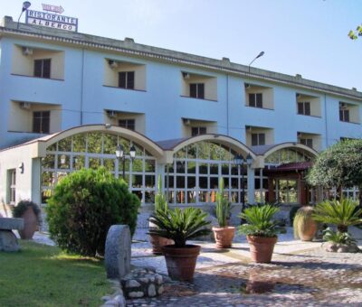 Affitto Hotel e Ristorante a Steccato di Cutro (Crotone)