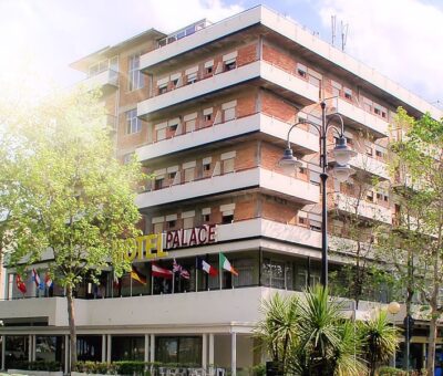 Hotel Palace in vendita a Cesenatico – Fronte mare