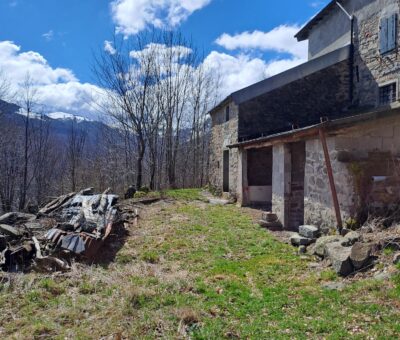 Pievepelago – Rustico da ristrutturare immerso nel verde 